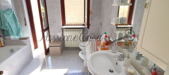 3 bedrooms Villa in Vigevano, Italy No. 329662 9