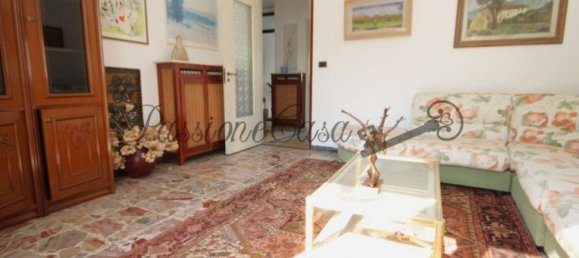 3 bedrooms Villa in Vigevano, Italy No. 329662 3