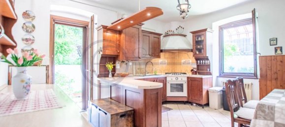 3 bedrooms Villa in Trieste, Italy No. 272703 2