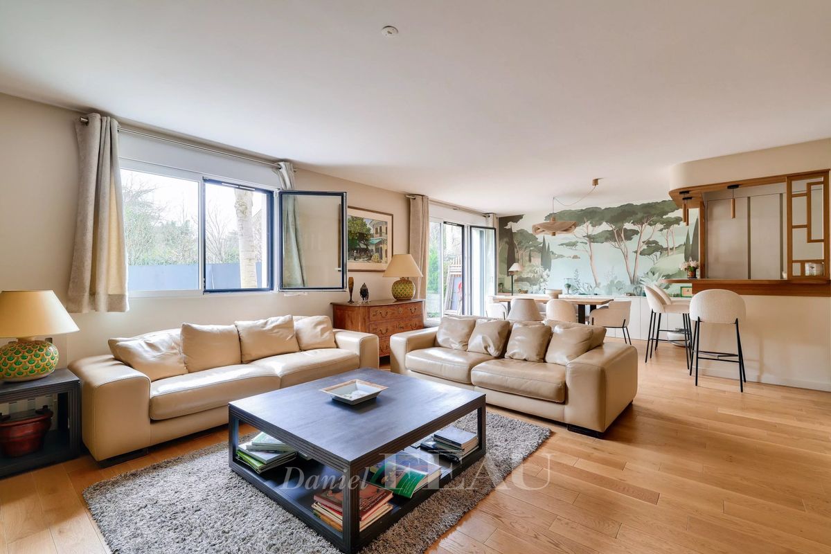 2 Schlafzimmer Doppelhaus in Garches, France, Nr. 141282