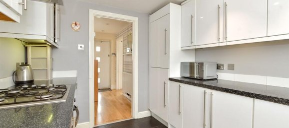 3 bedrooms House in Essex, United Kingdom No. 4061 3