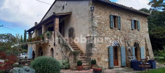 5 bedrooms House in Sarteano, Italy No. 223114 2