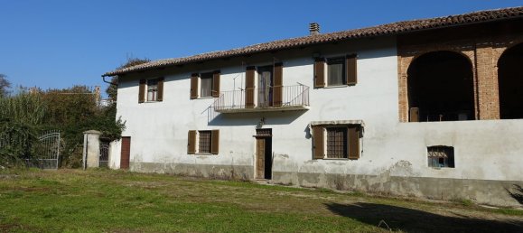 4 bedrooms House in Moncalvo, Italy No. 279721 3