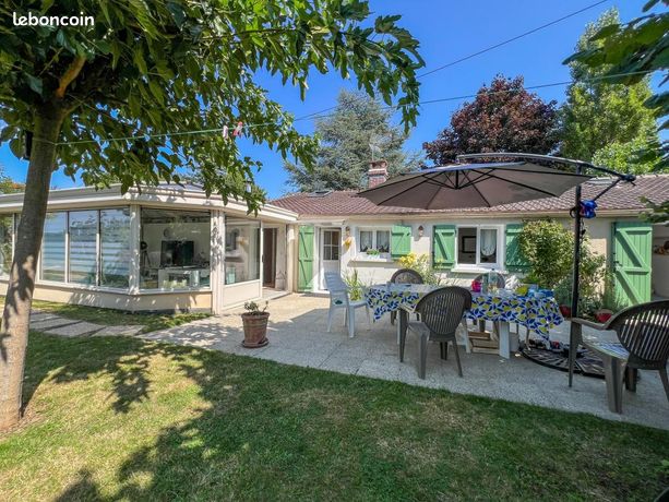 3 bedrooms House in Houdan, France No. 281290