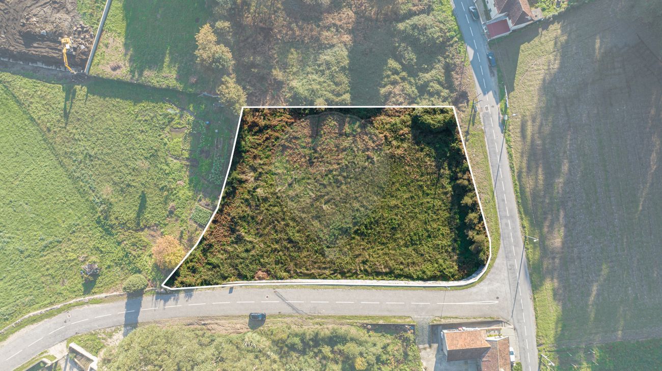  Land in Pacos de Ferreira, Portugal No. 83672