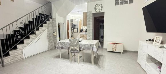 6 غرف نوم فيلا في Acerra, Italy رقم 344918 16