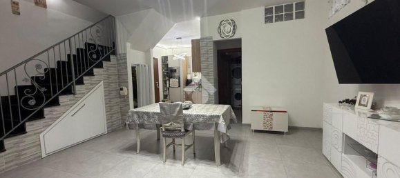 6 غرف نوم فيلا في Acerra, Italy رقم 344918 12