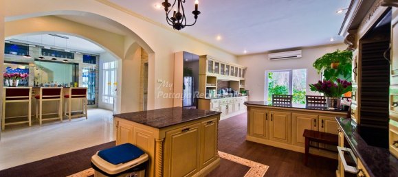 Casa de 8 dormitorios en Sattahip, Thailand No. 10519 20