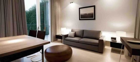 4 rooms Apartment in Florence, Italy No. 110133 2