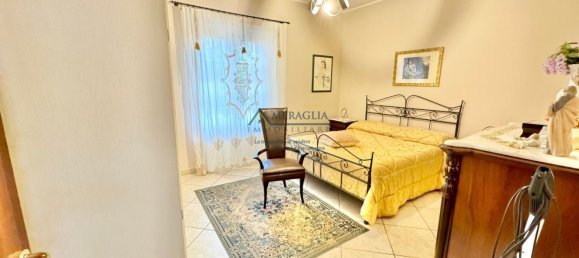 7 rooms Apartment in Parete, Italy No. 108860 4