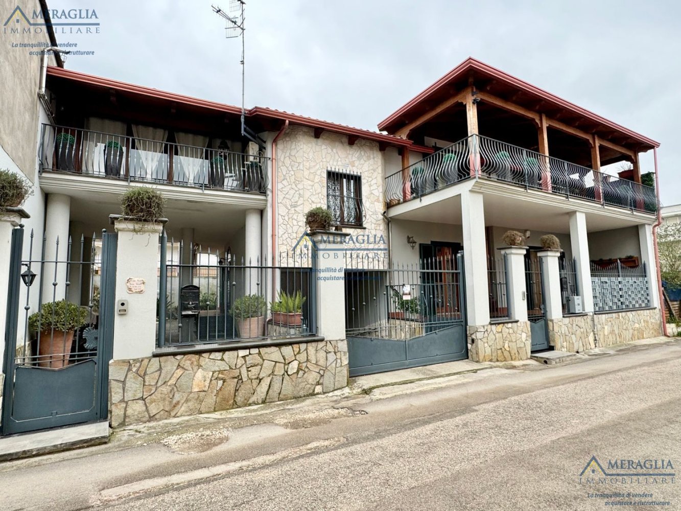 7 rooms Apartment in Parete, Italy No. 108860