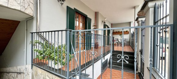 7 rooms Apartment in Parete, Italy No. 108860 3