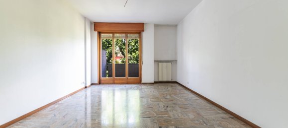 Квартира с 2 спальнями в Бергамо, Италия № 271571 3