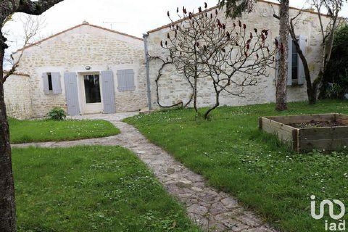 Дом с 3 спальнями в Шаррон, Франция № 30364