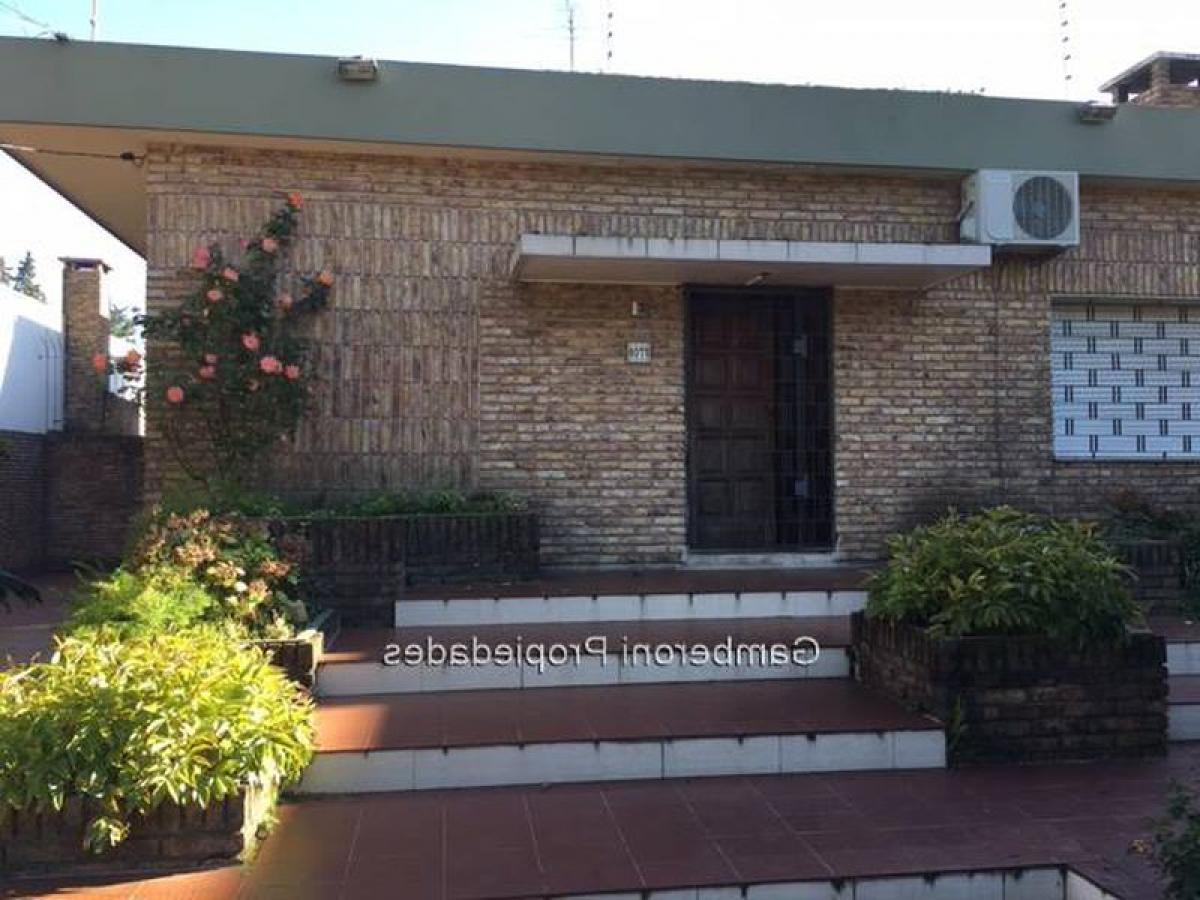 3 bedrooms House in Montevideo, Uruguay No. 9706