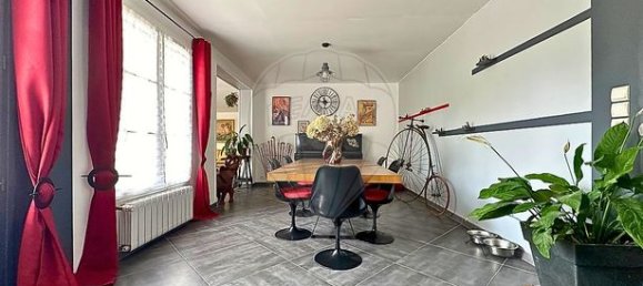 5 bedrooms House in Senlis, France No. 309679 4