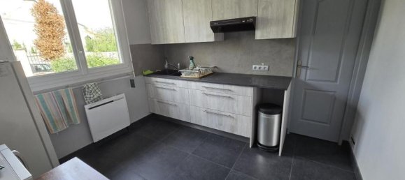 2 bedrooms Villa in Ris-Orangis, France No. 332385 3