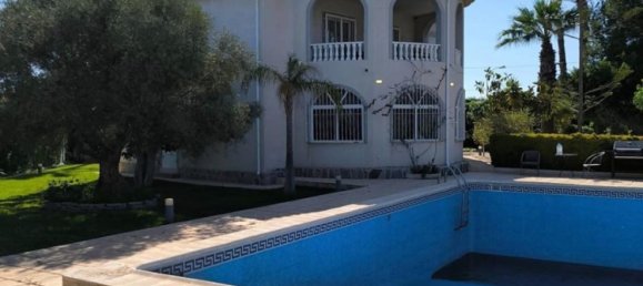 5 chambres Villa à Torrevieja, Spain No. 188378 3