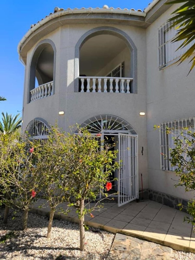 5 chambres Villa à Torrevieja, Spain No. 188378