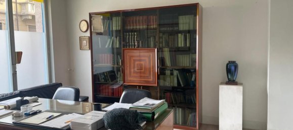 140m² Commercial property in Turin, Italy No. 119903 4