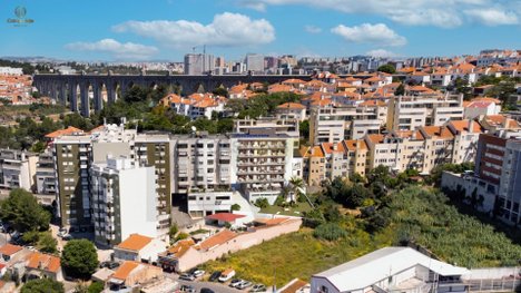 3 bedrooms Apartment in Lisbon, Portugal No. 98088