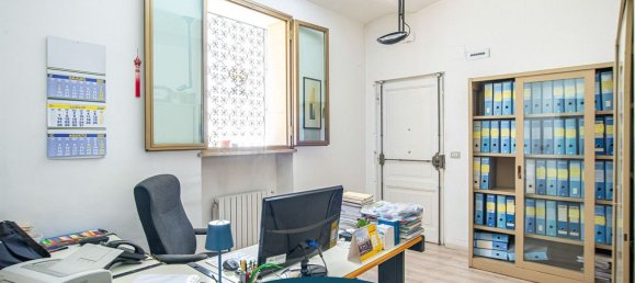 255m² Office in Rome, Italy No. 283026 11