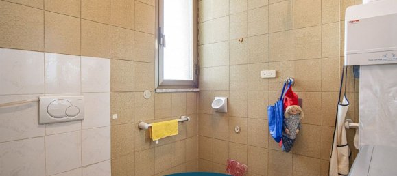 255m² Office in Rome, Italy No. 283026 27