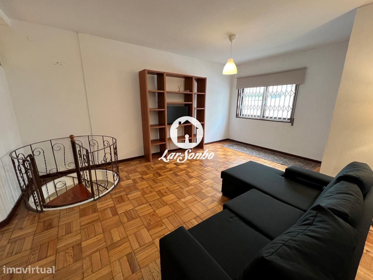 4 bedrooms Apartment in Porto, Portugal No. 191755
