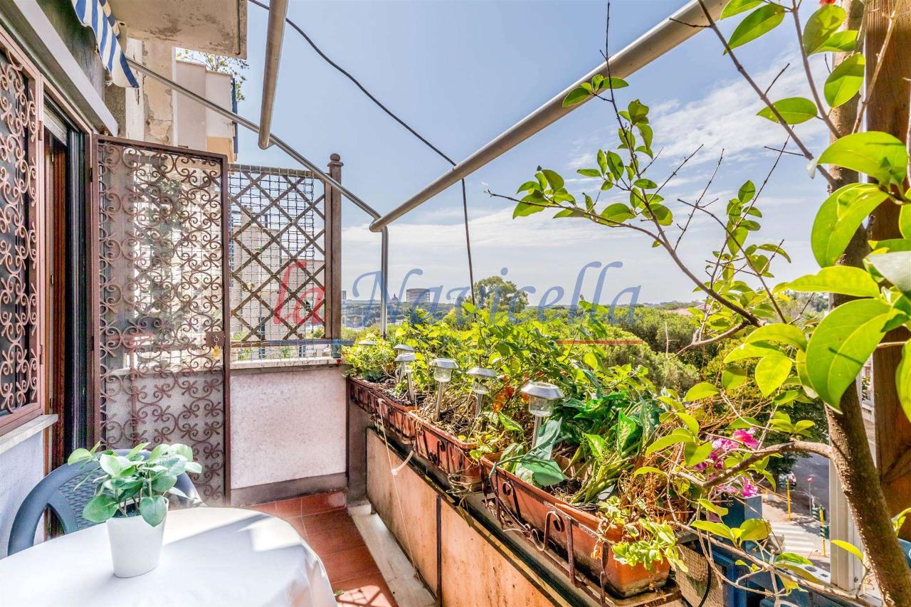 4 rooms Apartment in Rome, Italy No. 124107