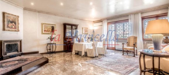 4 rooms Apartment in Rome, Italy No. 124107 4