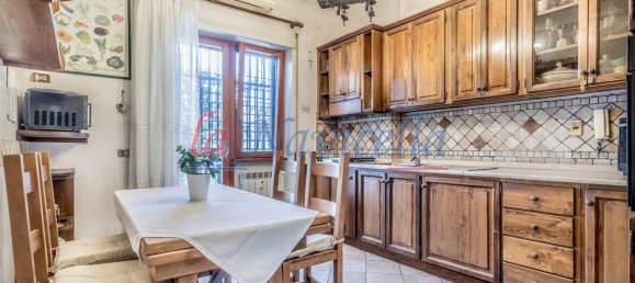 4 rooms Apartment in Rome, Italy No. 124107 13