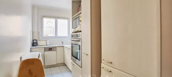 2 bedrooms Apartment in Paris, France No. 146171 9