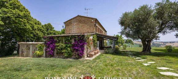 11 rooms Villa in Terre Roveresche, Italy No. 281428 21