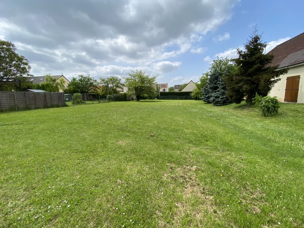 Grundstück in Jablines, France 300m², Nr. 76347