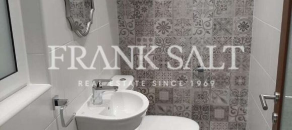 1 bedroom Penthouse in Sliema, Malta No. 10093 8