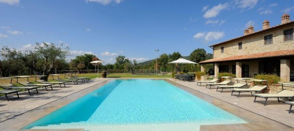 8 غرف نوم منزل في Tuoro sul Trasimeno, Italy رقم 54206 10