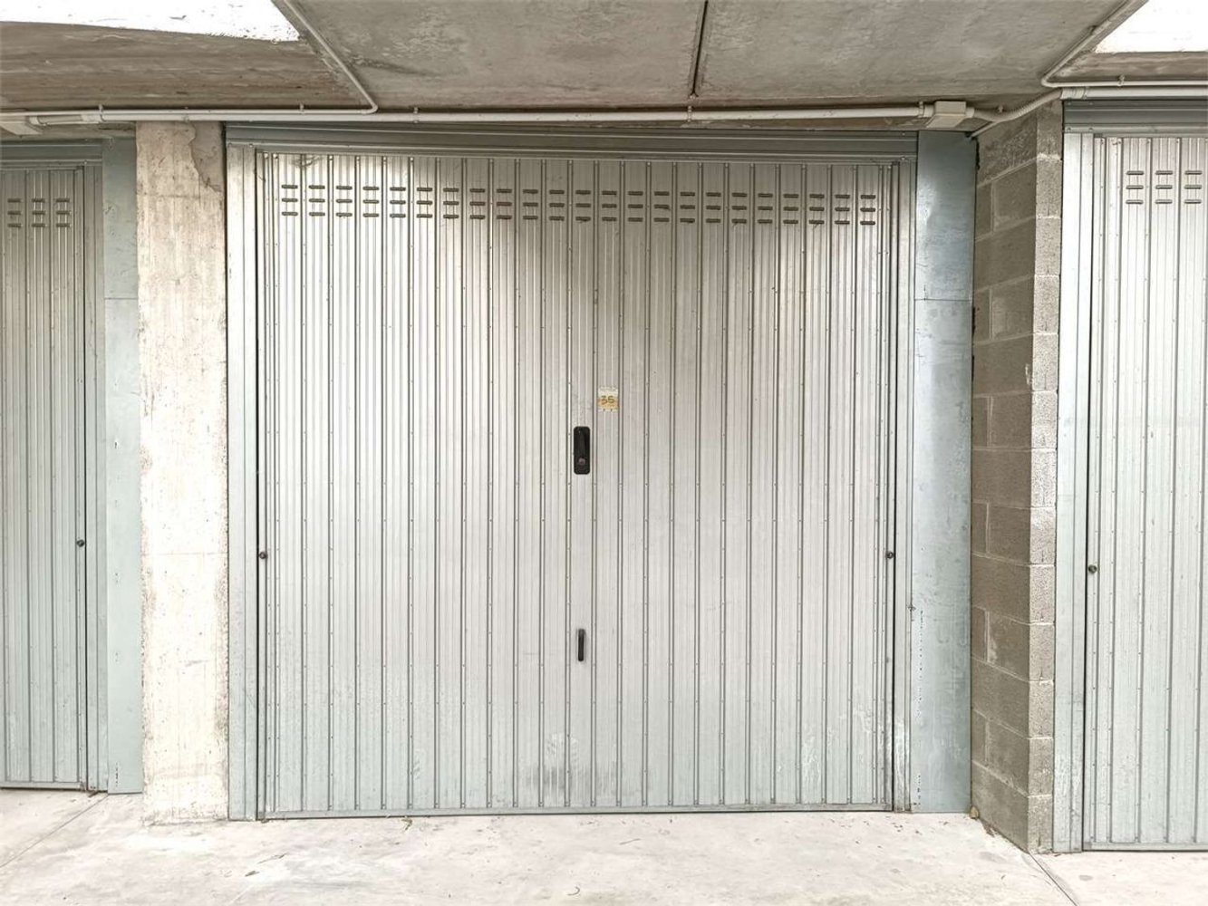 Garagem em Pont Saint Martin, Italy 17 m² N.º 182970