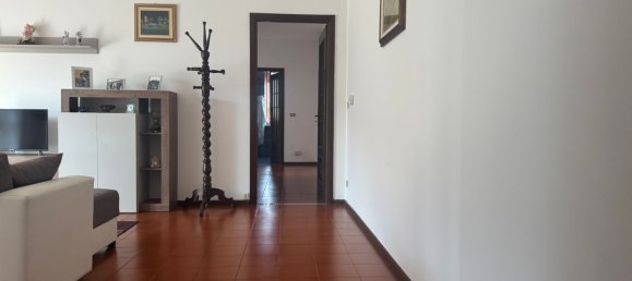 4-Zimmer Wohnung in Santo Stefano Belbo, Italy, Nr. 258830 3