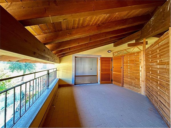 3 rooms Duplex in Vergiate, Italy No. 2381