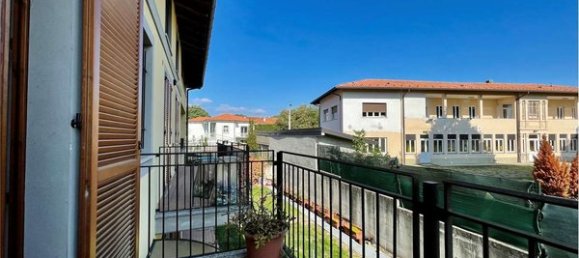 3 rooms Duplex in Vergiate, Italy No. 2381 2