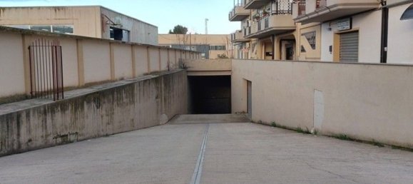102m² Garage in Foggia, Italy No. 261508 2