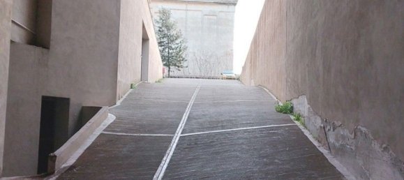 102m² Garage in Foggia, Italy No. 261508 3