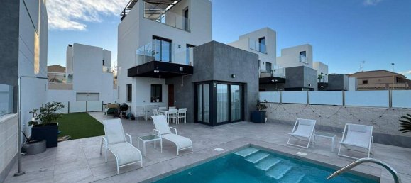 3 غرف نوم منزل في Torrevieja, Spain رقم 183641 15