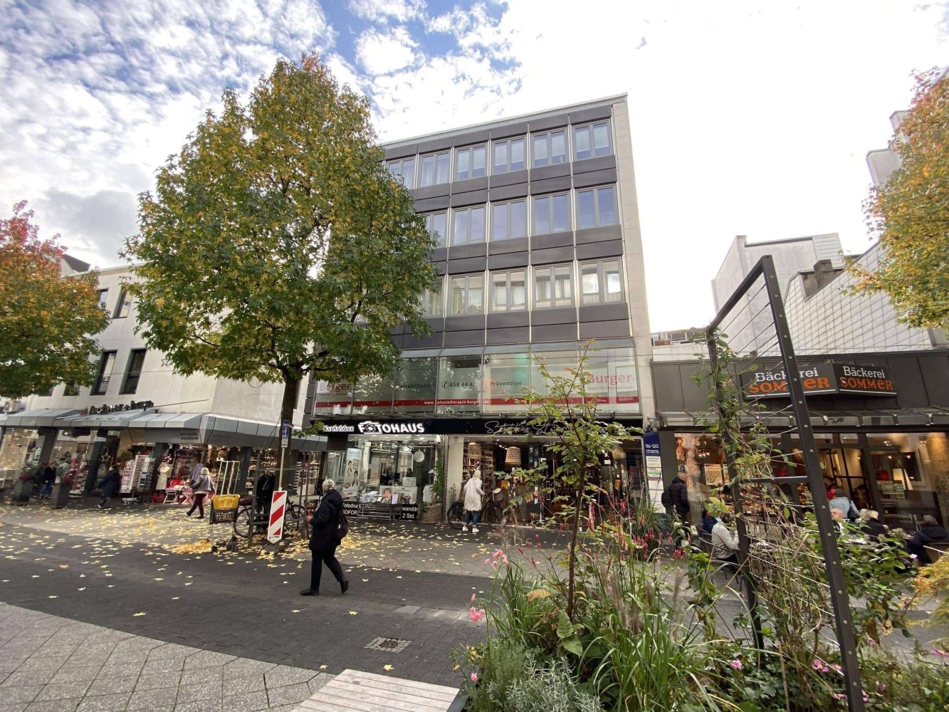 Gebäude in Krefeld, Germany 691m², Nr. 369210