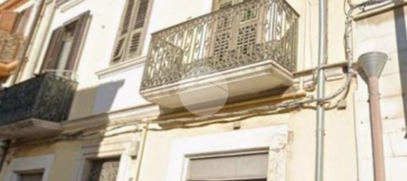 3 rooms Apartment in Foggia, Italy No. 35013 2