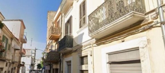 3 rooms Apartment in Foggia, Italy No. 35013 4