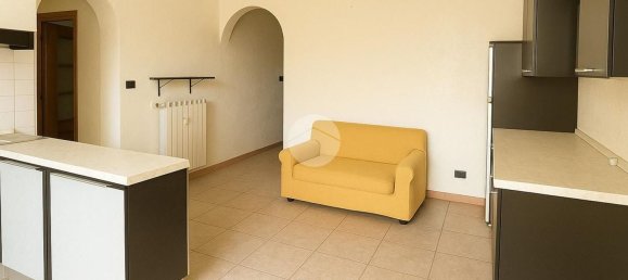 3 rooms Apartment in Foggia, Italy No. 35013 10