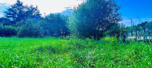 910m² Land in Cocquio-Trevisago, Italy No. 297300 2