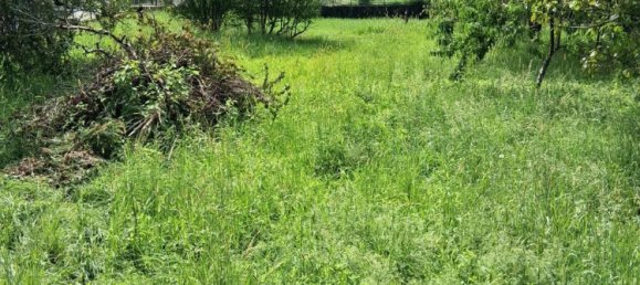 910m² Land in Cocquio-Trevisago, Italy No. 297300 10