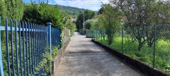 910m² Land in Cocquio-Trevisago, Italy No. 297300 14